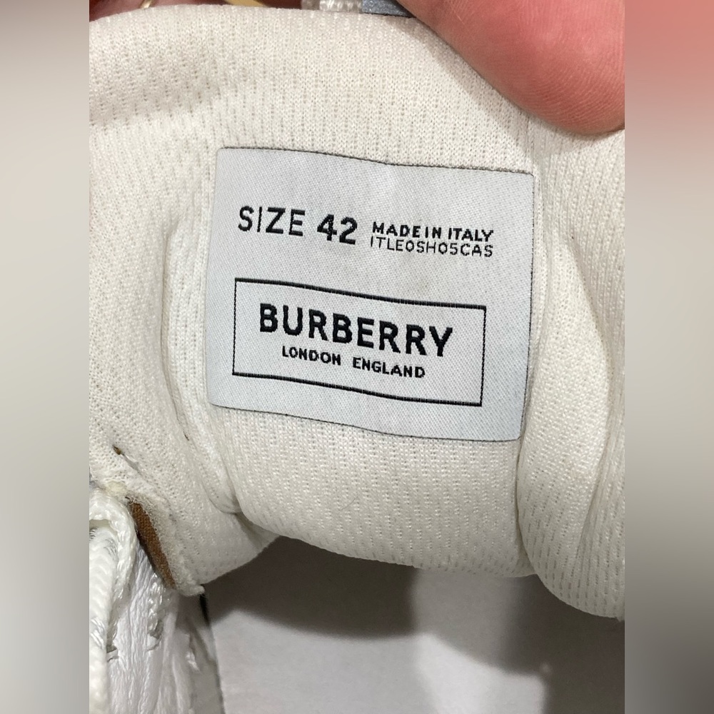 ❌SOLD❌Burberry Tennis Shoes - Picture 6 of 9